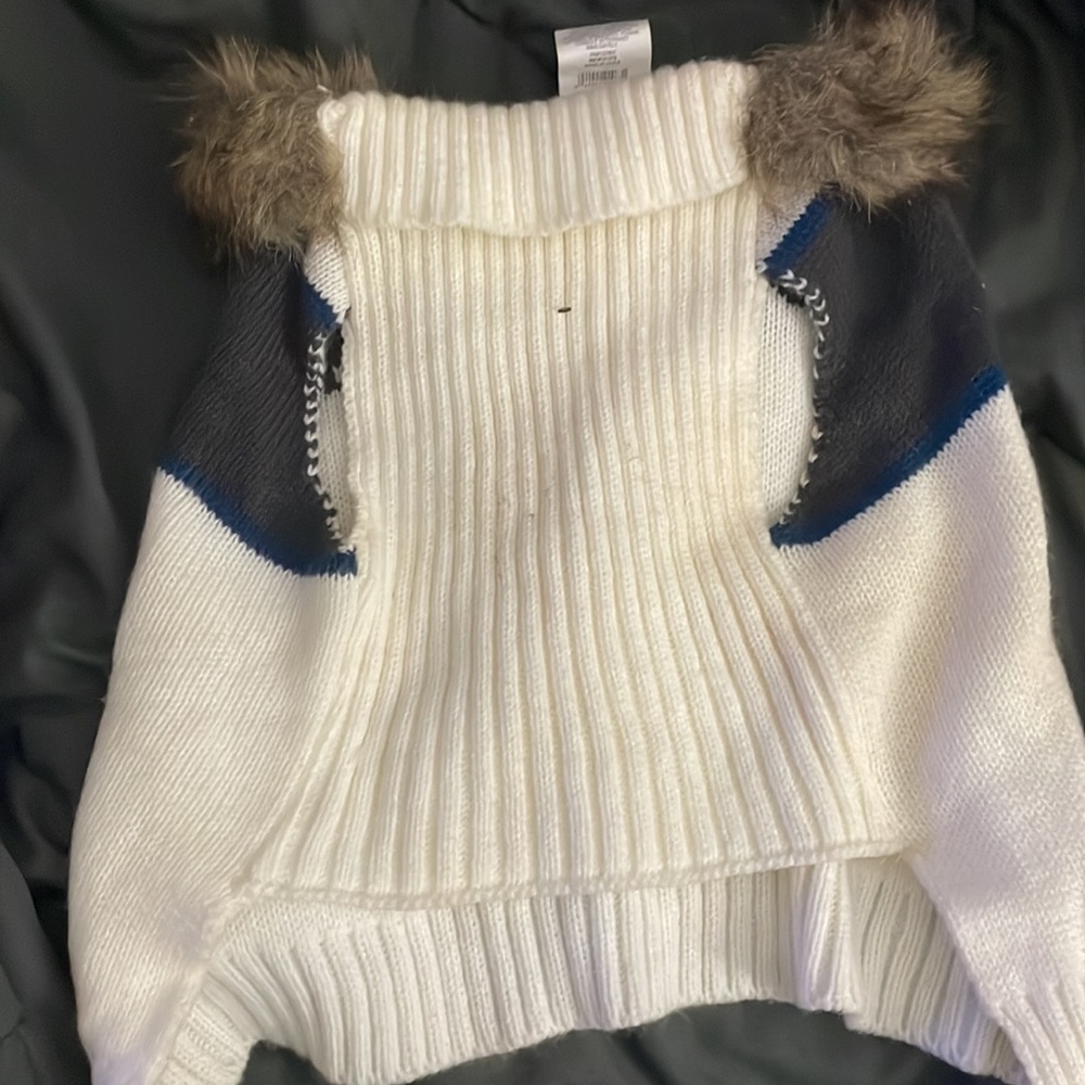 Adorable dog sweater - Picture 5 of 5